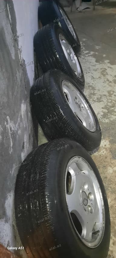 Məhsul: Mercedes-Benz orijinal yüngül lehimli disk və təkər komplekti
