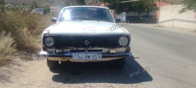 Model: GAZ Volga (GAZ-24 seriyası) Kuzov: sedan, ağ rəng Nömrə nişanı