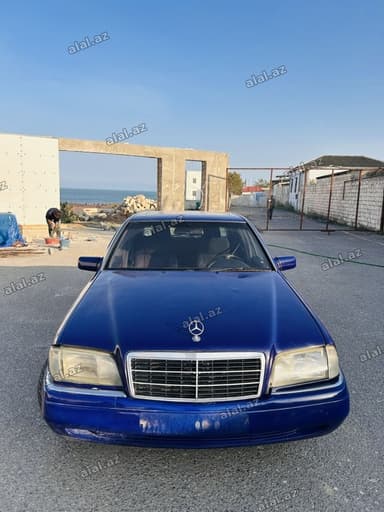 Mercedes-Benz C-Class: 2 l | 1994 il Sedan
