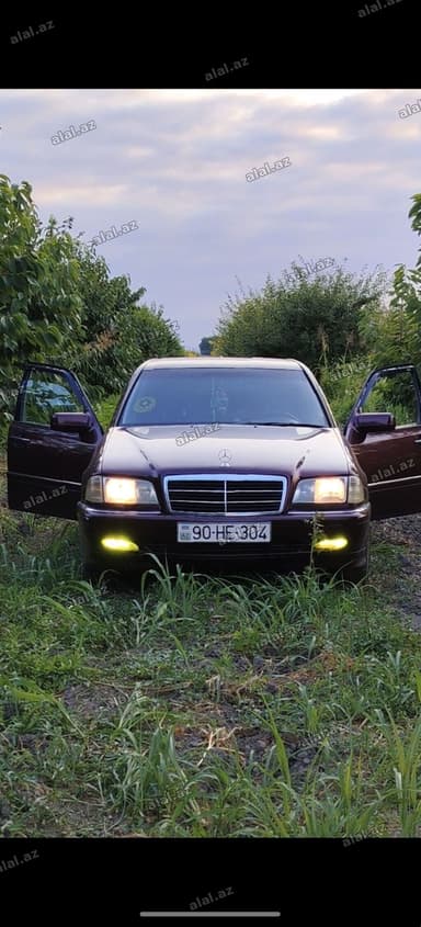 Mercedes-Benz C-Class: 1.8 l | 1998 il Sedan
