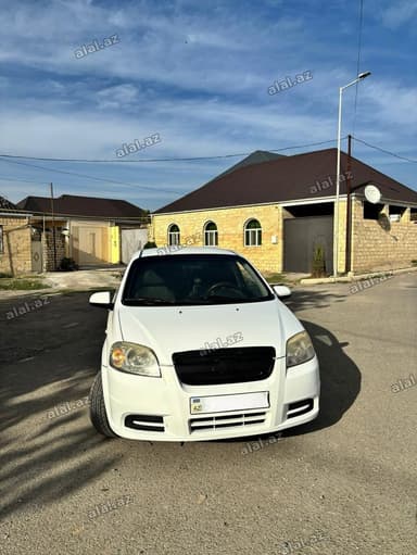 Chevrolet Aveo: 1.4 l | 2011 il 274200 km Sedan