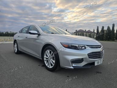 Chevrolet Malibu – gümüş rəngli biznes-sedanı - Kuzov: 4 qapılı