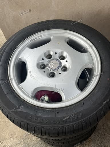 1 Ay Heç getmiyib tekerler diskin birinde xett var şekilde görünür 2