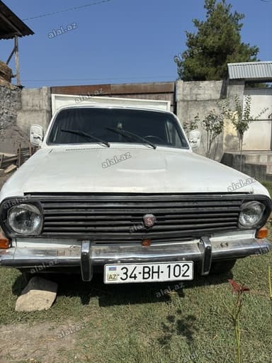 GAZ-24 “Volqa” əsasında yığılan yüngül yükdaşıma pikap - Korpus: ağ