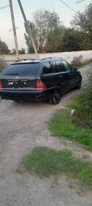 Mercedes-Benz 220: 1.8 l | 1999 il Universal