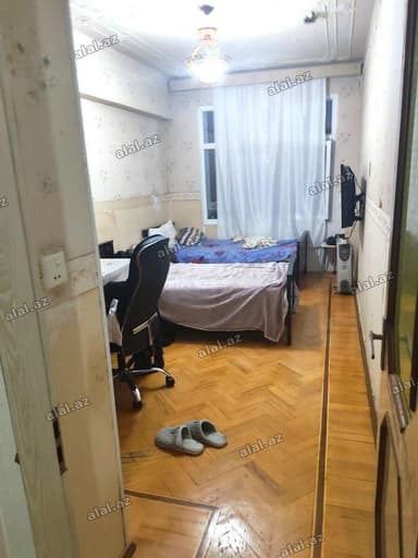 Bakı, 3 otaqlı, Köhnə tikili, m. Koroğlu, 70 kv. m