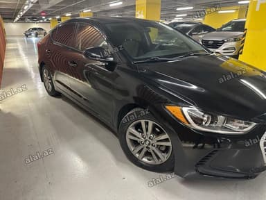 Hyundai Elantra: 2 l | 2018 il Sedan