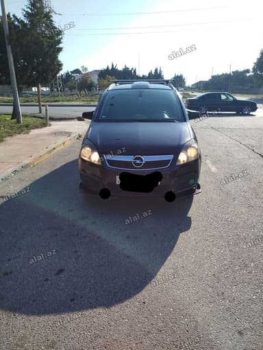 Opel Zafira: 1.9 l | 2005 il 518000 km Van/Minivan