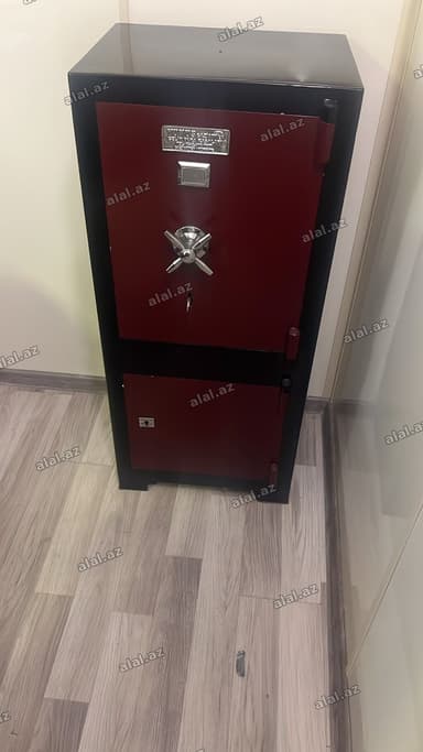 Seyf satılır qiymət 500azn ünvan 28 may Səməd Vurğun bağının yanı