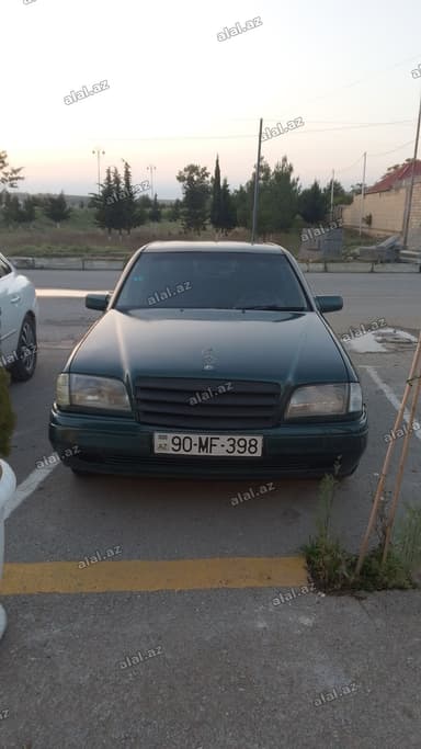 Mercedes-Benz C-Sinfi (W202) sedan 1 8 mator kandesner yoxdu luk var