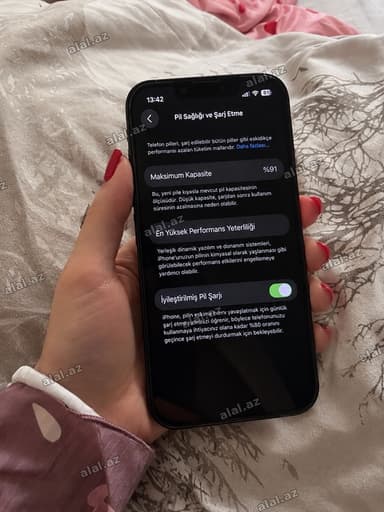 IPhone 13, Qara, Simsiz şarj