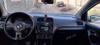 Volkswagen Polo: 1.6 l | 2012 il Sedan