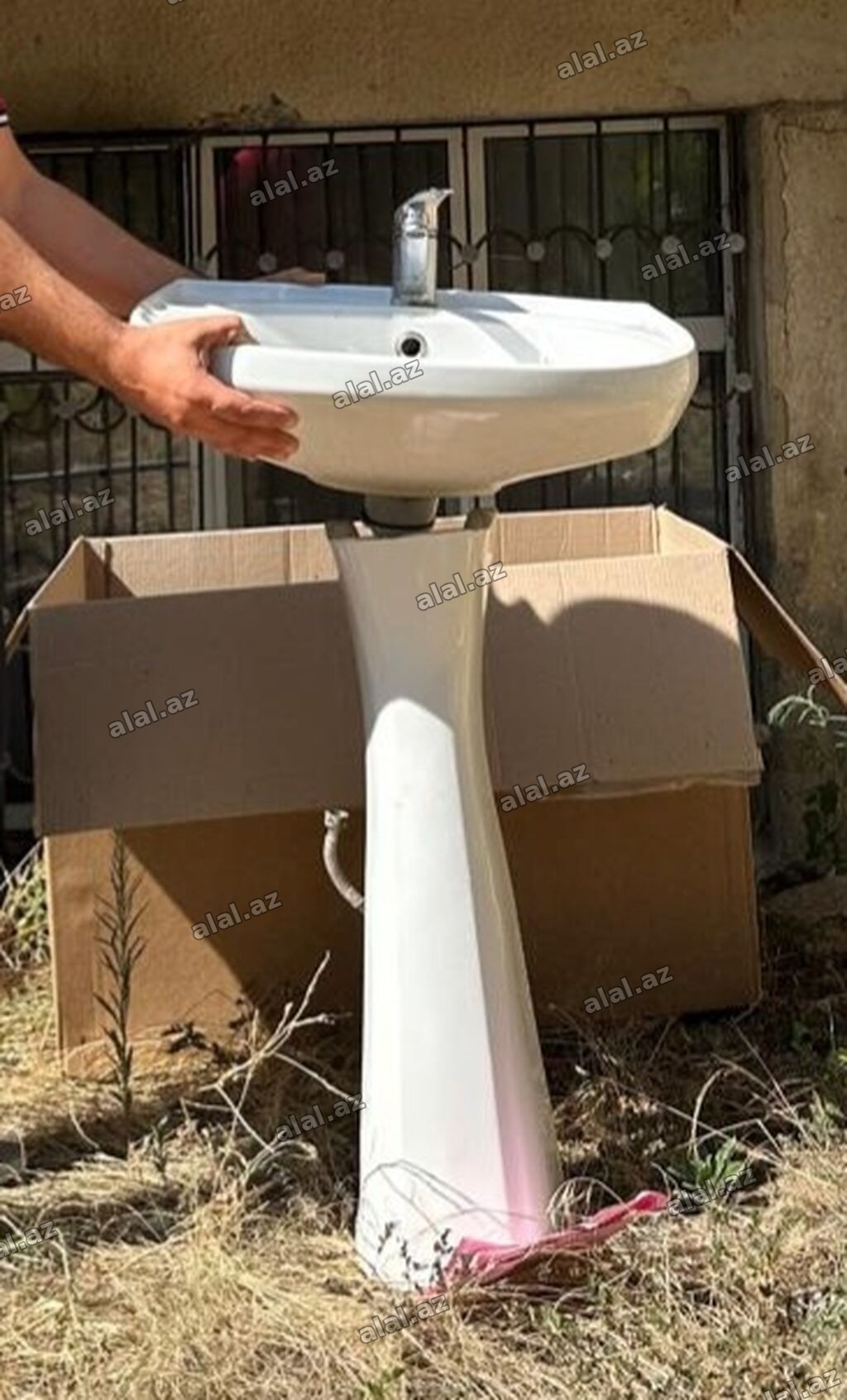 Tülpan+çanaq+Kraft və aksesuarlar. Ayaqlı hamam/lavabo dəsti -