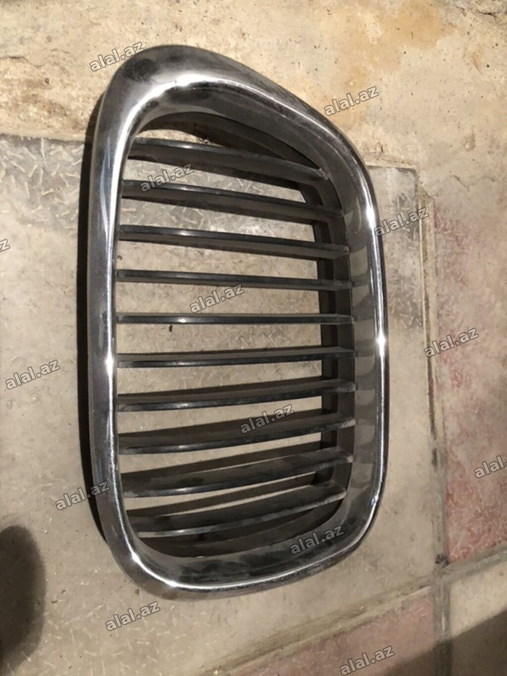 Avtomobil ön barmaqlığı (radiator qəfəsi) - Material: metal/plastik
