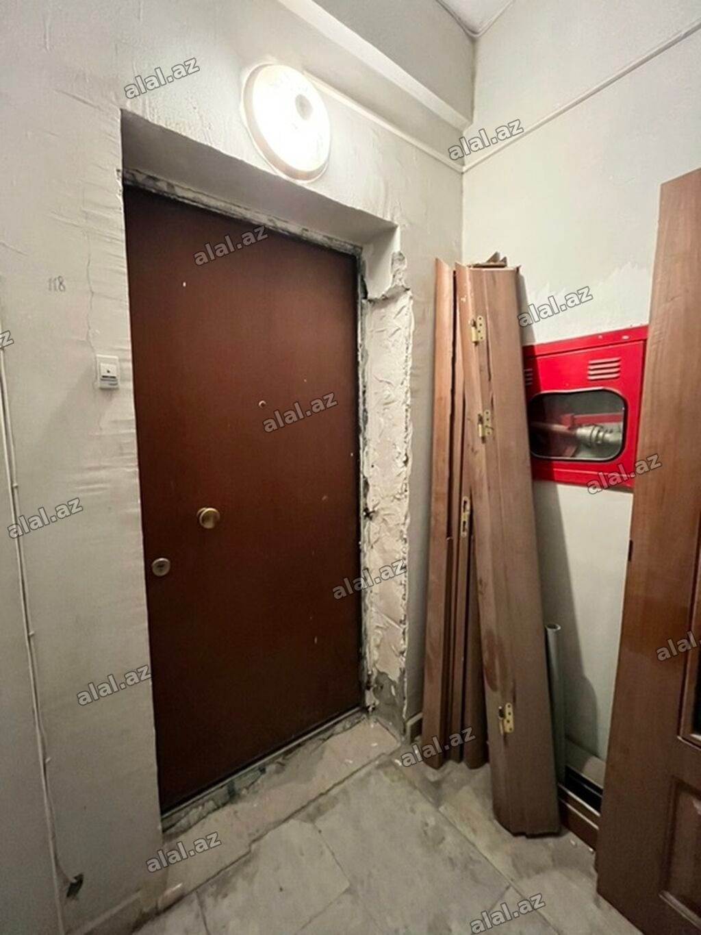 3-na Taxta iç qapılar dəsti - Material: ağac əsaslı, qəhvəyi rəngdə