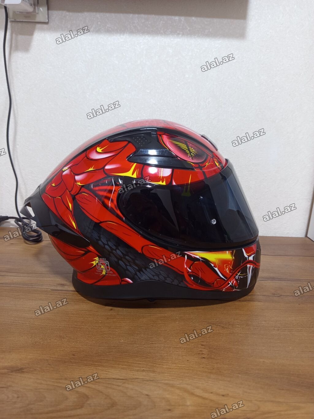 REAL ALİCİYA CÜZİ ENDİRİM OLACAQ!!SONA QƏDƏR OXU kask təzə alınıb çox