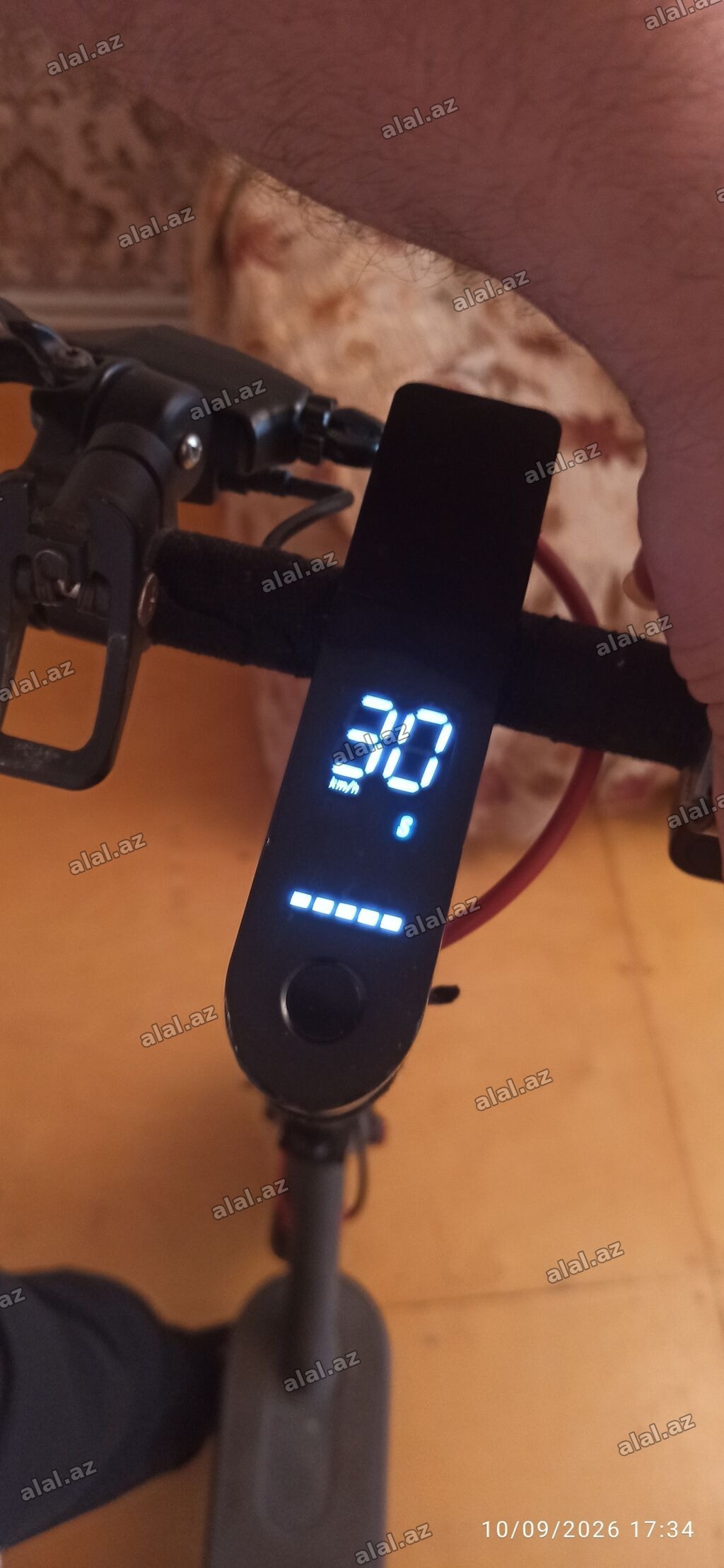 İşlənmiş Elektrik samokat 8", 251 - 350 Vt, 26 - 35 km/s, Ödənişli çatdırılma