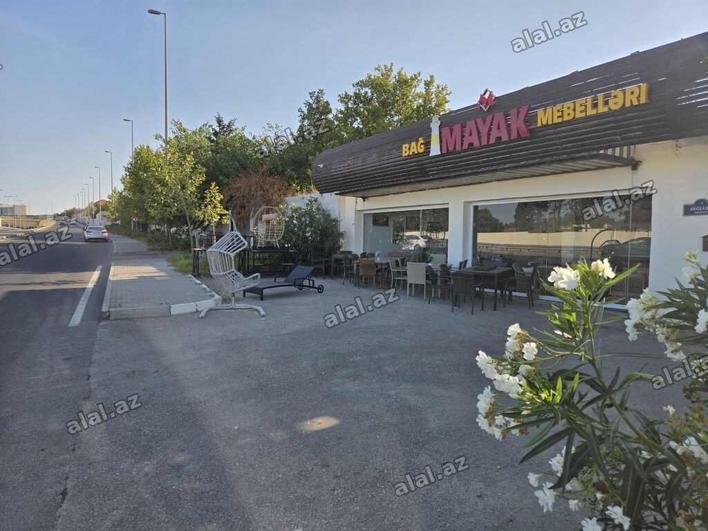 Amburan Mallın yanında anbar icarəyə verilir. - Sahə: 180 kv.m -