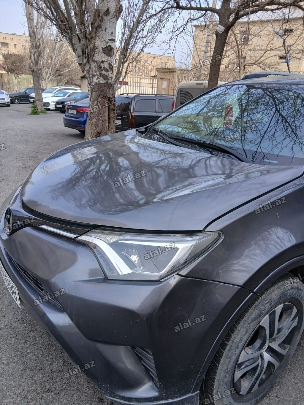 Toyota Rav 4 kapotu