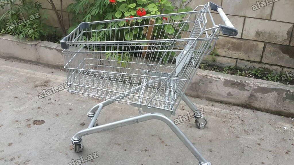 Market Arabalar satilir.Islekdir. Yaxsi veziyetdedir. 6 eded var