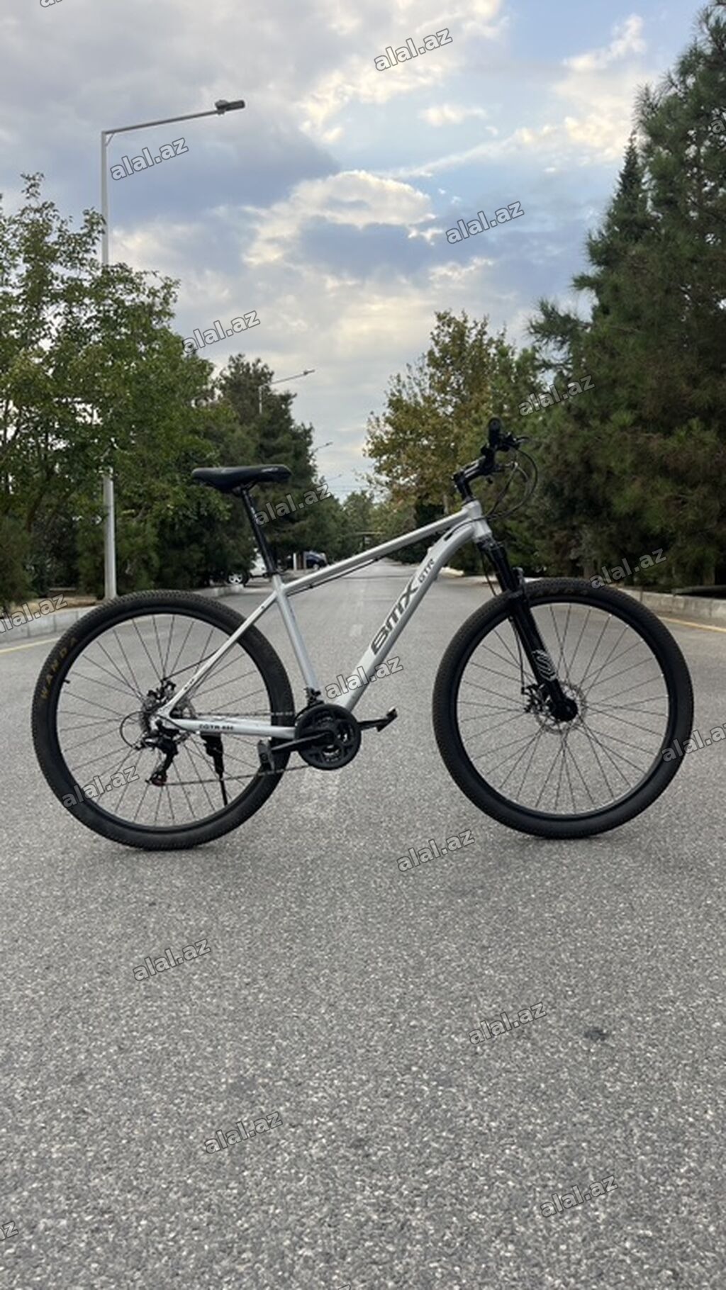 29 ölçü BMX gtr. Qiyməti danışmaq olar. BARTER YOXDUR. Bu qiymətə