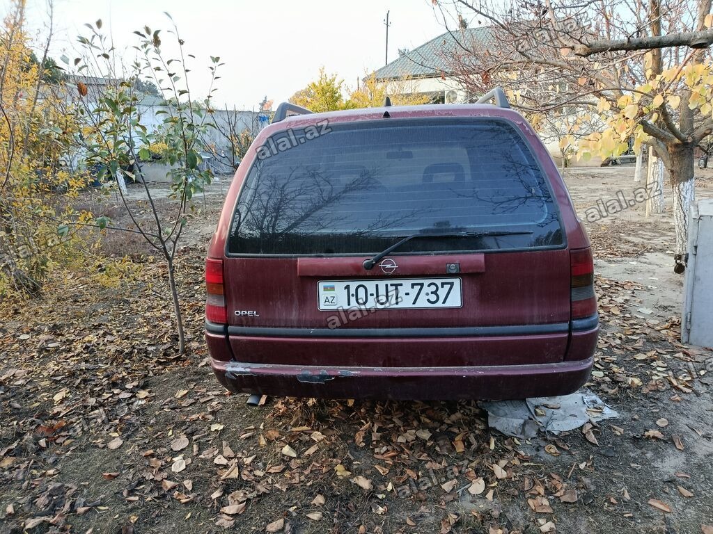 Opel Astra: 1.6 l | Universal