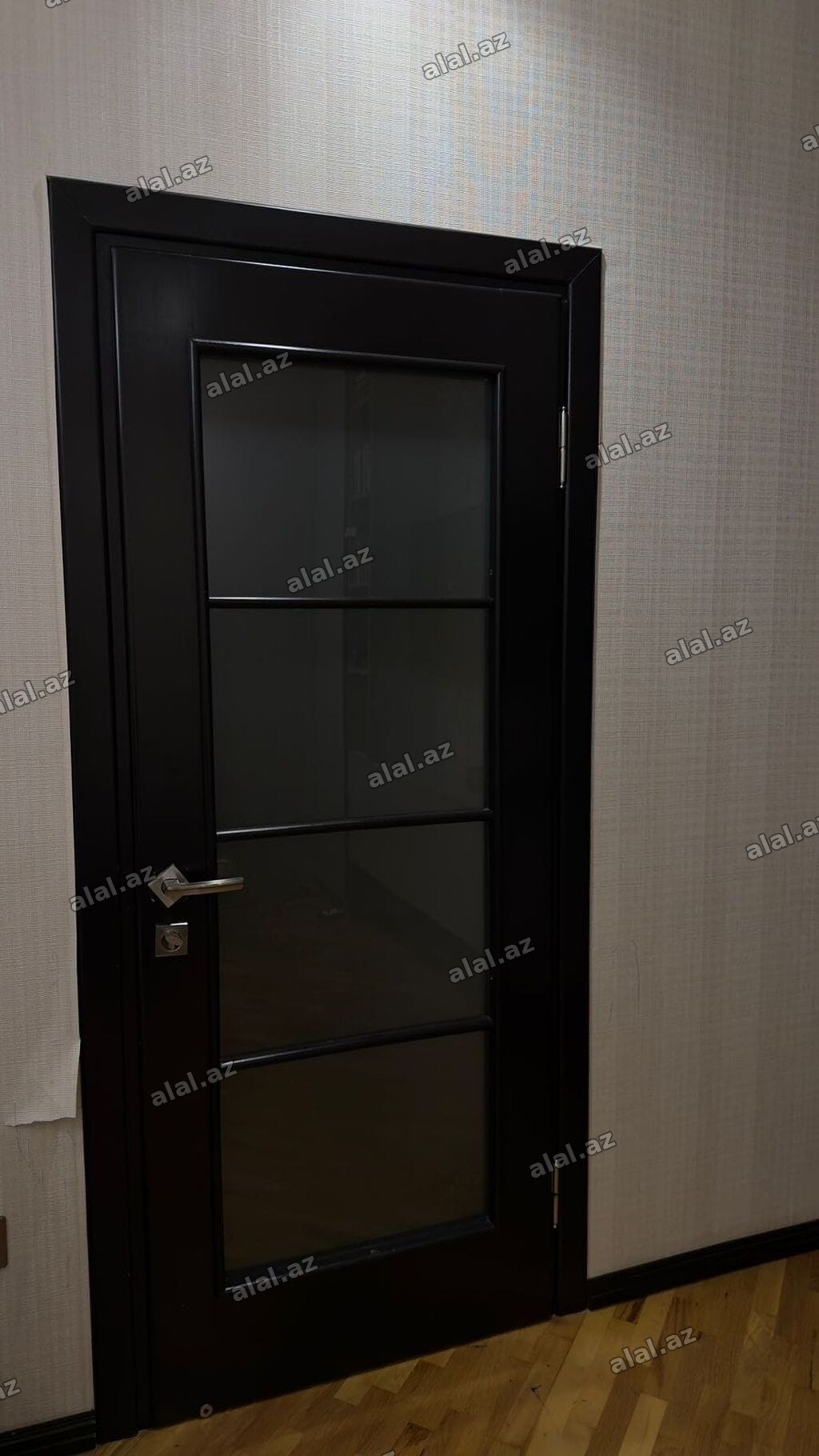 Salam 4eded qapi birlikde 200azn. Olcu 2.10×95sm. Tecili satilir