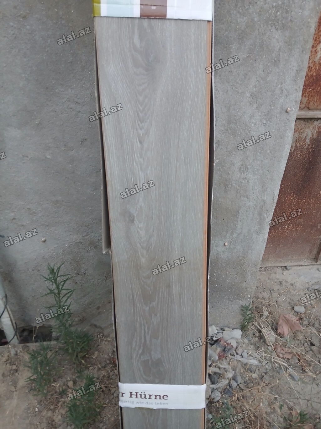 Laminat satilir 3 kvadrat metr qalib Qalin laminatdi 12 lik Altdiği da