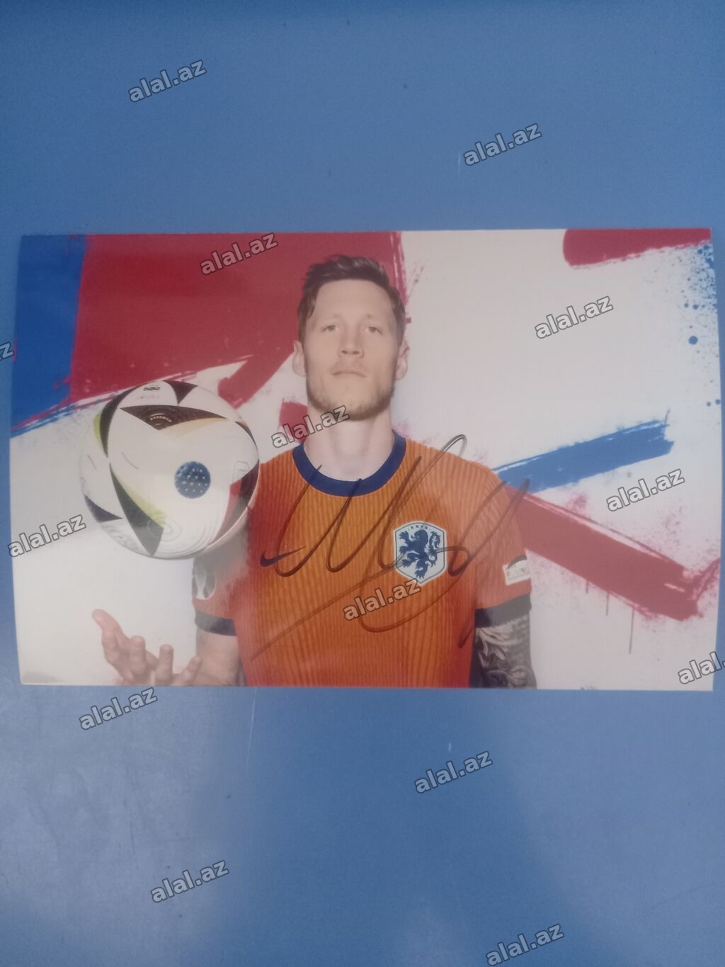 Məhsul: İmzalı futbolçu poster-foto Təsvir: - Rəngli poster-foto