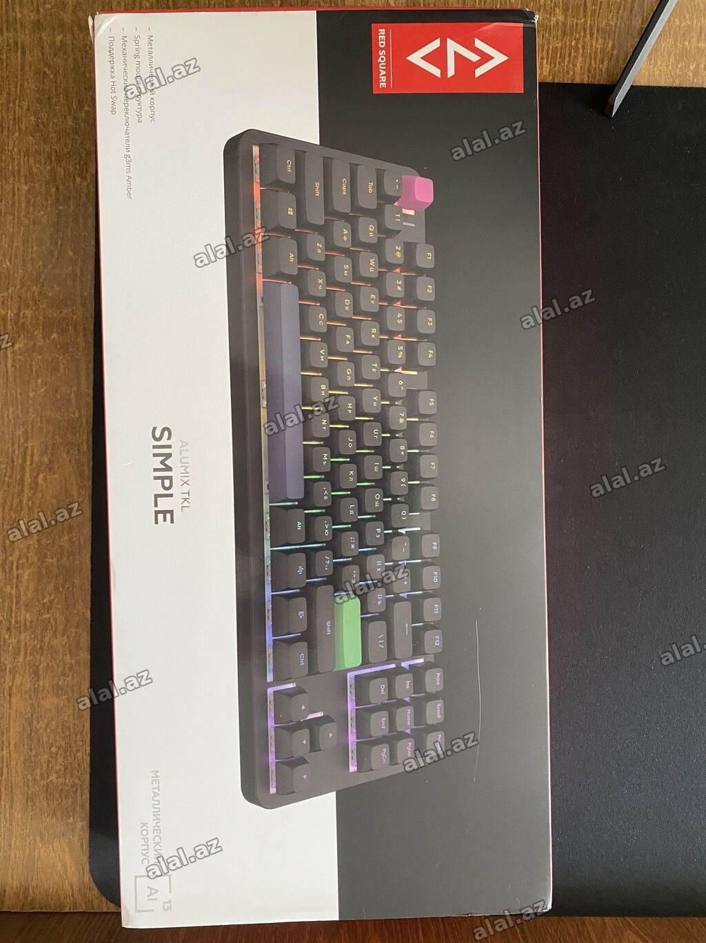 Red Square Simple Alumix TKL mexaniki klaviatura - Korpus: alüminium