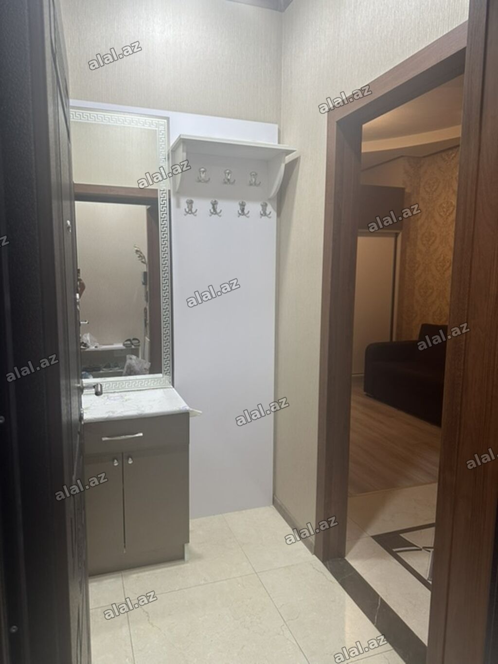 1 otaqlı mənzil – tam mebel və avadanlıqla - Daxili plan: geniş giriş