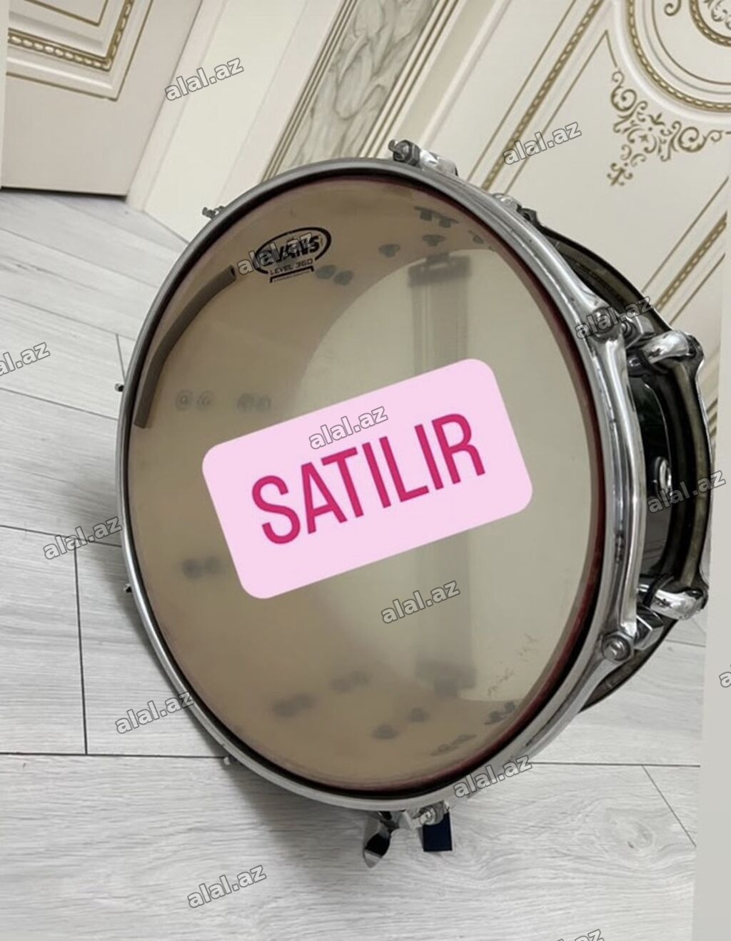 Snare baraban - Marka/dəri: Evans Level 360 üst və alt başlıqlar -