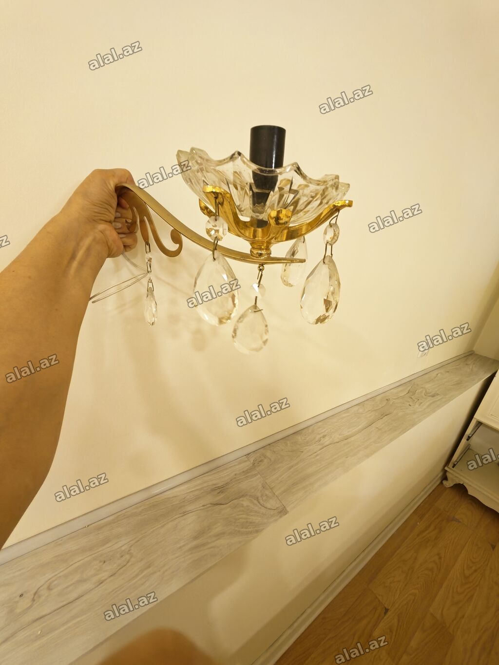 Klassik divar bralari satılır Cəmi 7 ədəddir, qadın salonu kafe