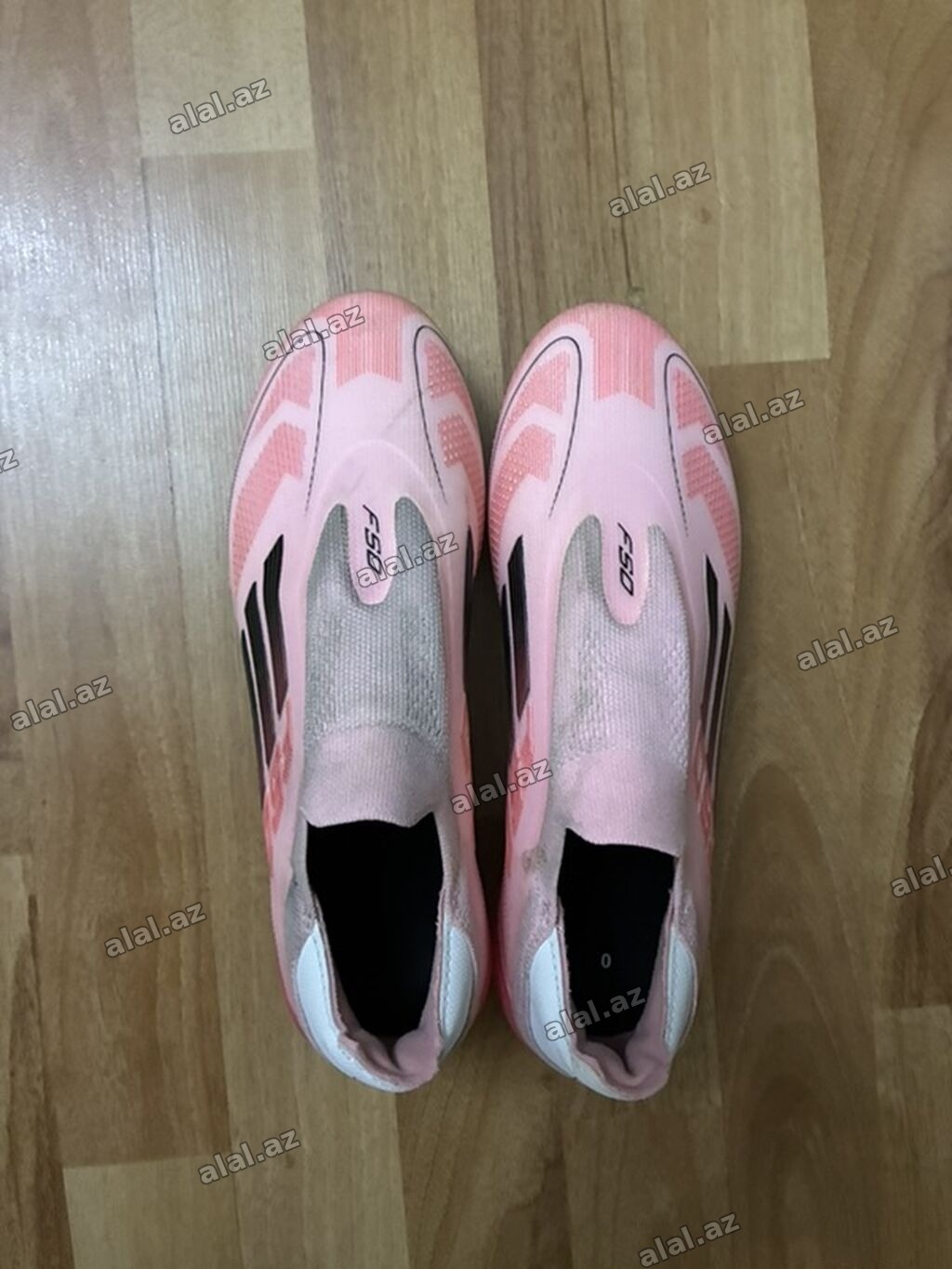 Futbol butsası – F50 model - Rəng: açıq çəhrayı/çəhrayı tonları, qara