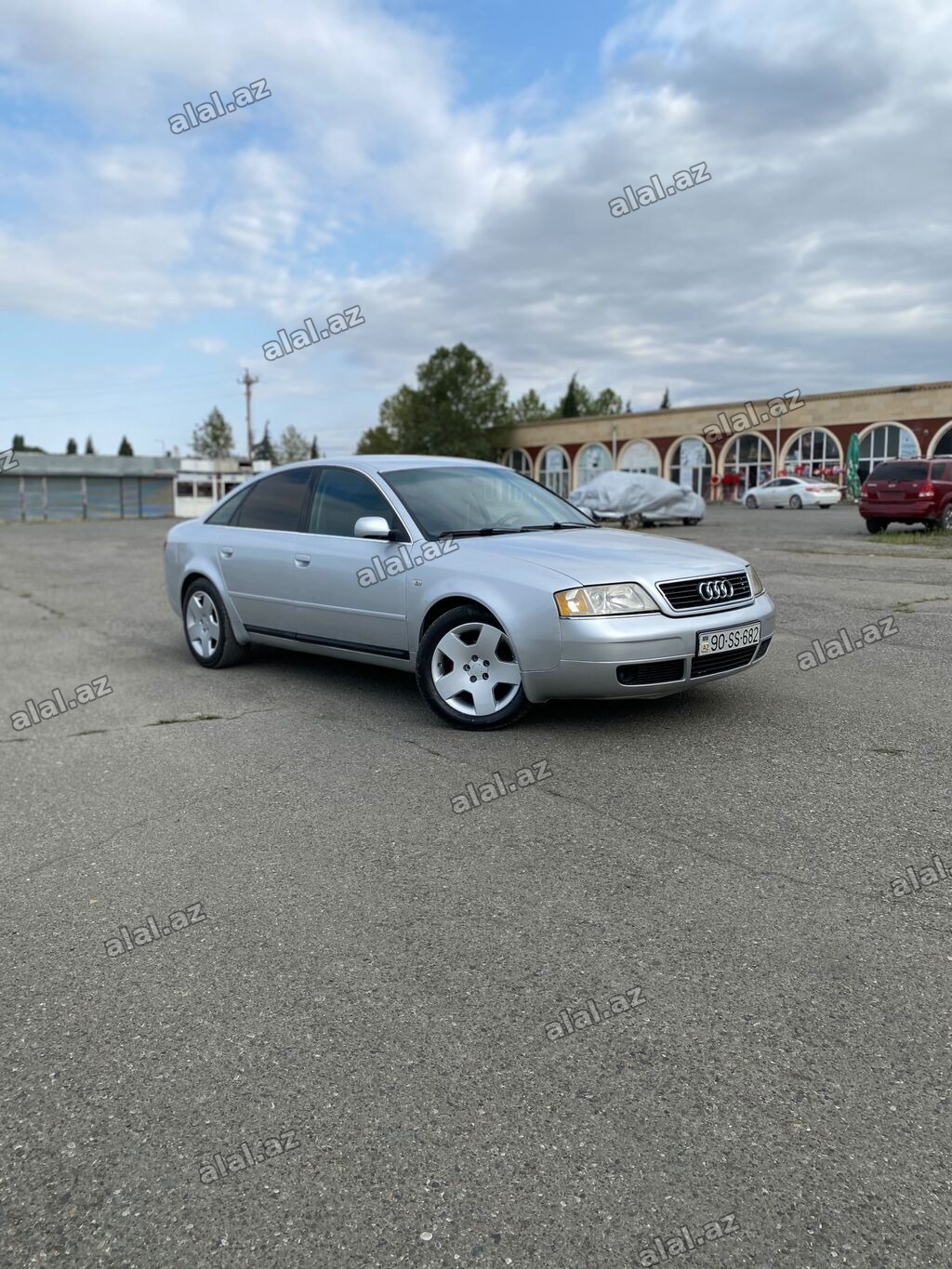 Audi A6: 2.4 l | 1998 il Sedan