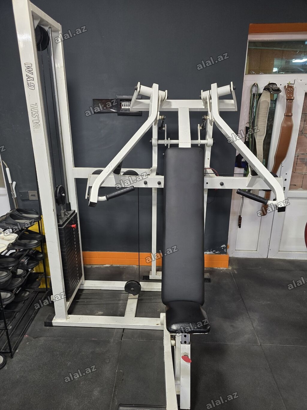 Vasil Gym markalı peşəkar trenajor – oturacaqlı ştanqsız sinə pressi