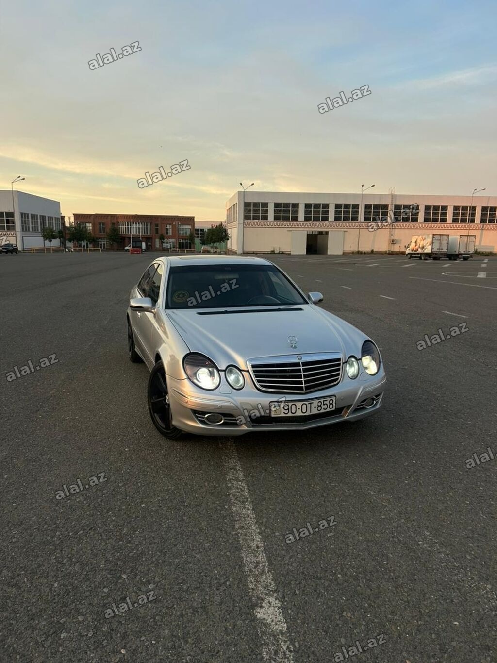 Mercedes-Benz E-Class: 2.2 l | 2002 il Sedan