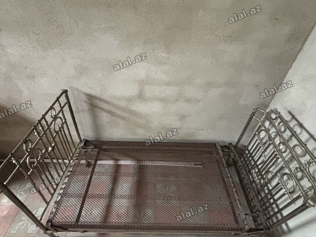 Metall çarpayı karkası - Material: tamamilə metal konstruksiya (boru