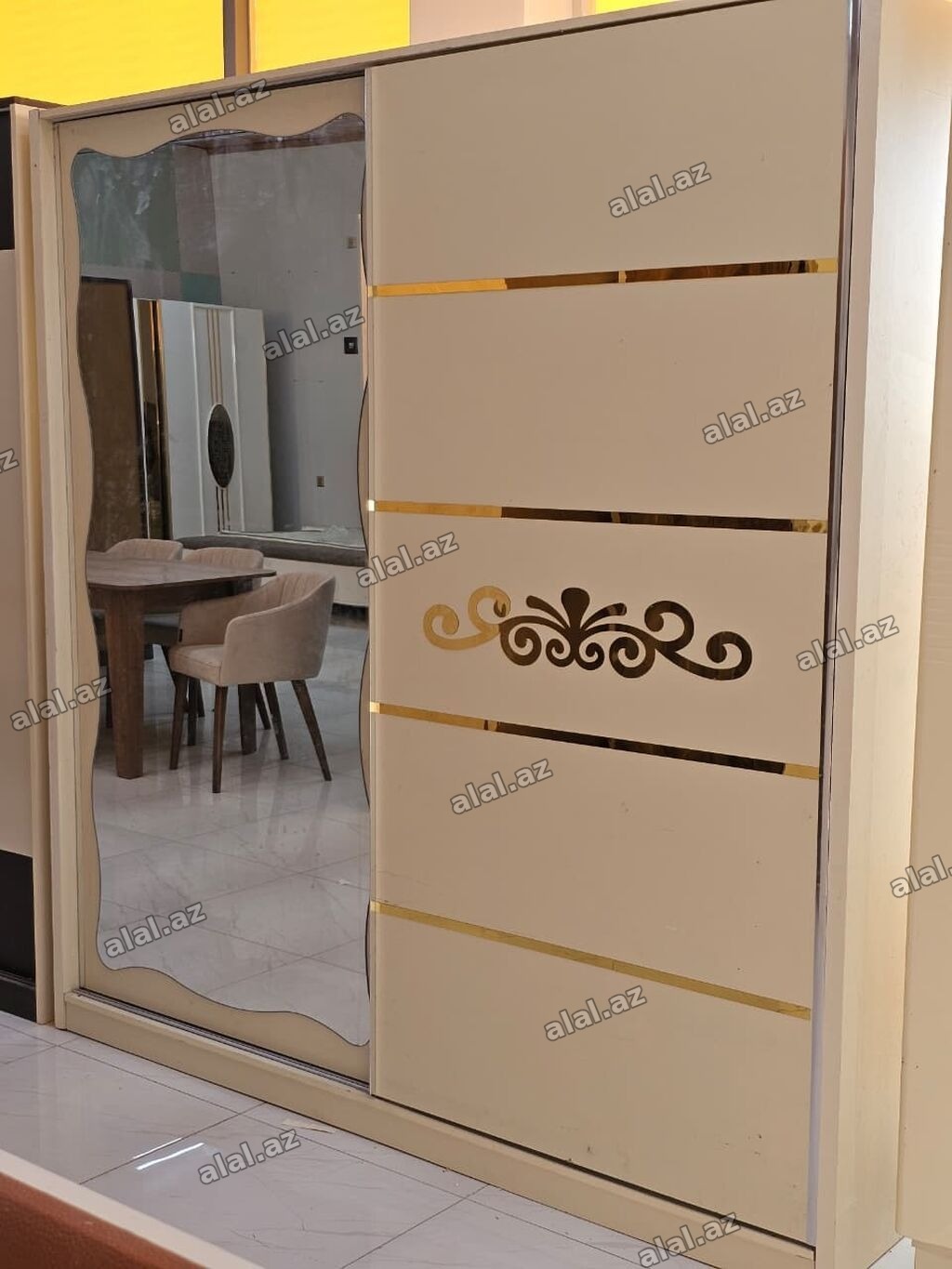 *Dolab satılır* Qiymet 240 Azn *Çatdırılma pulsuzdur* Eni 2 metır