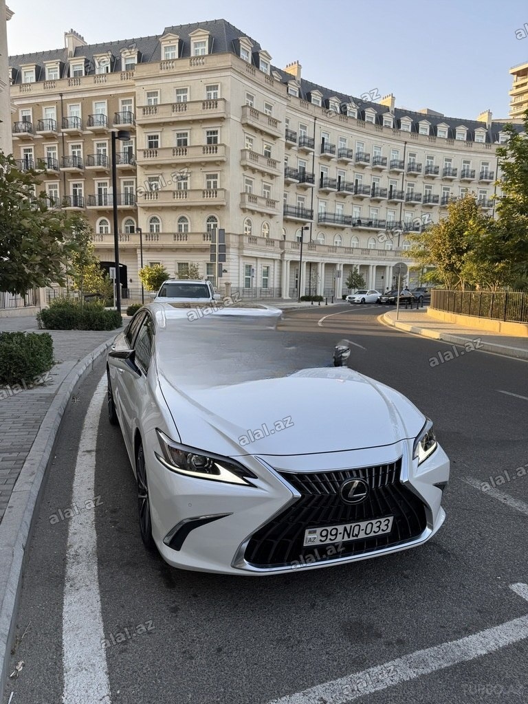 Lexus ES 300h 2024