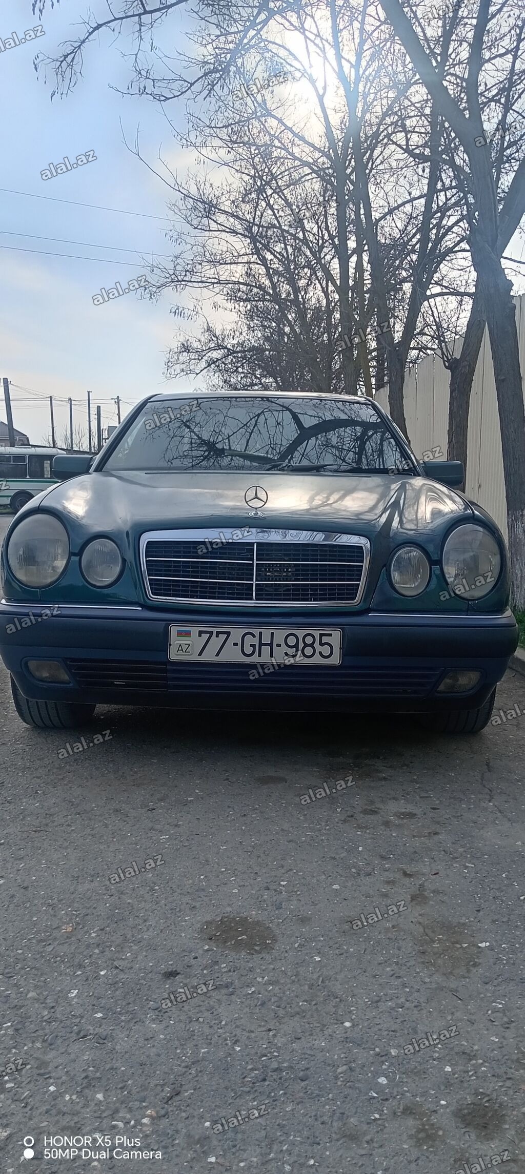 Mercedes-Benz E-Class: 0.2 l | 1996 il Sedan