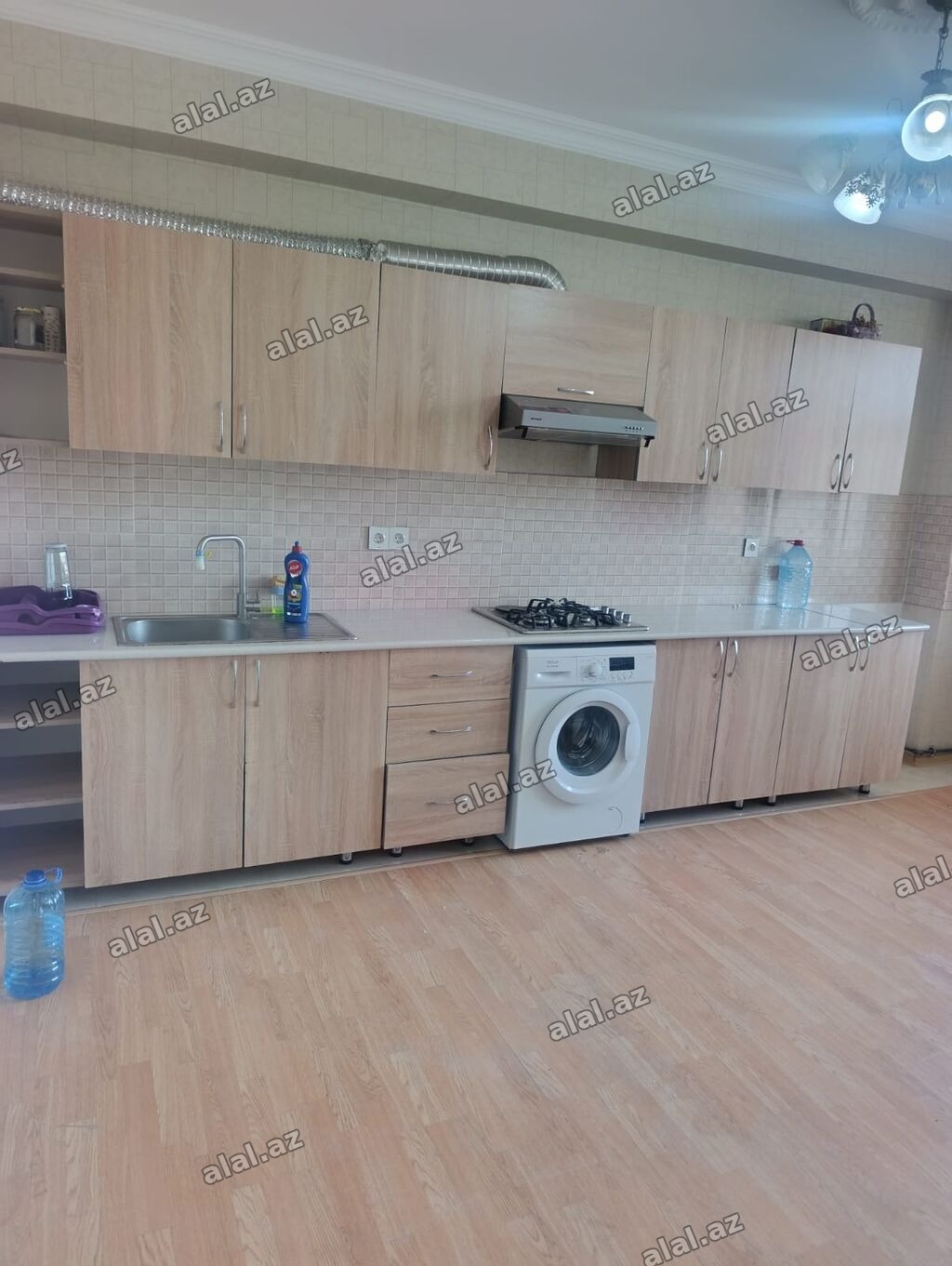 Kirayə verilir Xirdalanda Misir parkı ilə üzbəüz binada.18 mərtəbəli