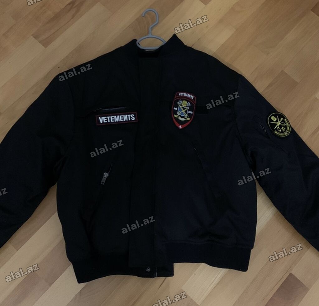 VETEMENTS loqolu qara bomber gödəkcə size: M təzə - Rəng: qara -