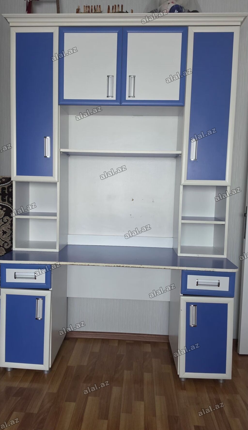 Mavi-ağ rəngli çoxfunksiyalı iş/oxu masası və üst dolab komplekti