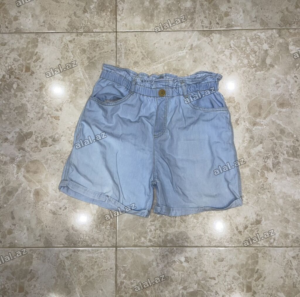 Yüngül denim şort - Rəng: açıq mavi (light wash) - Material