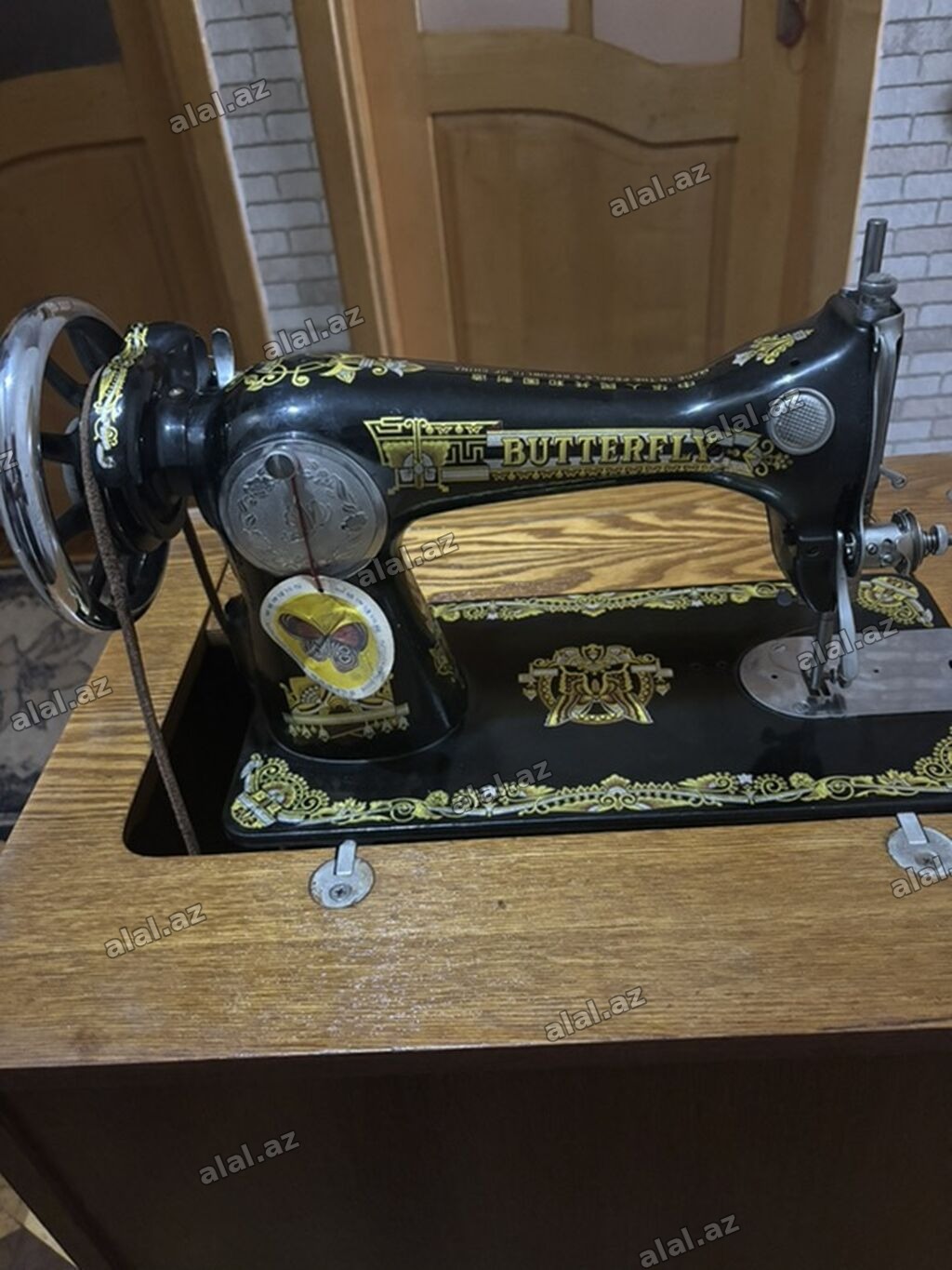 Butterfly tikiş maşını – klassik mexaniki model, dekorativ qızılı