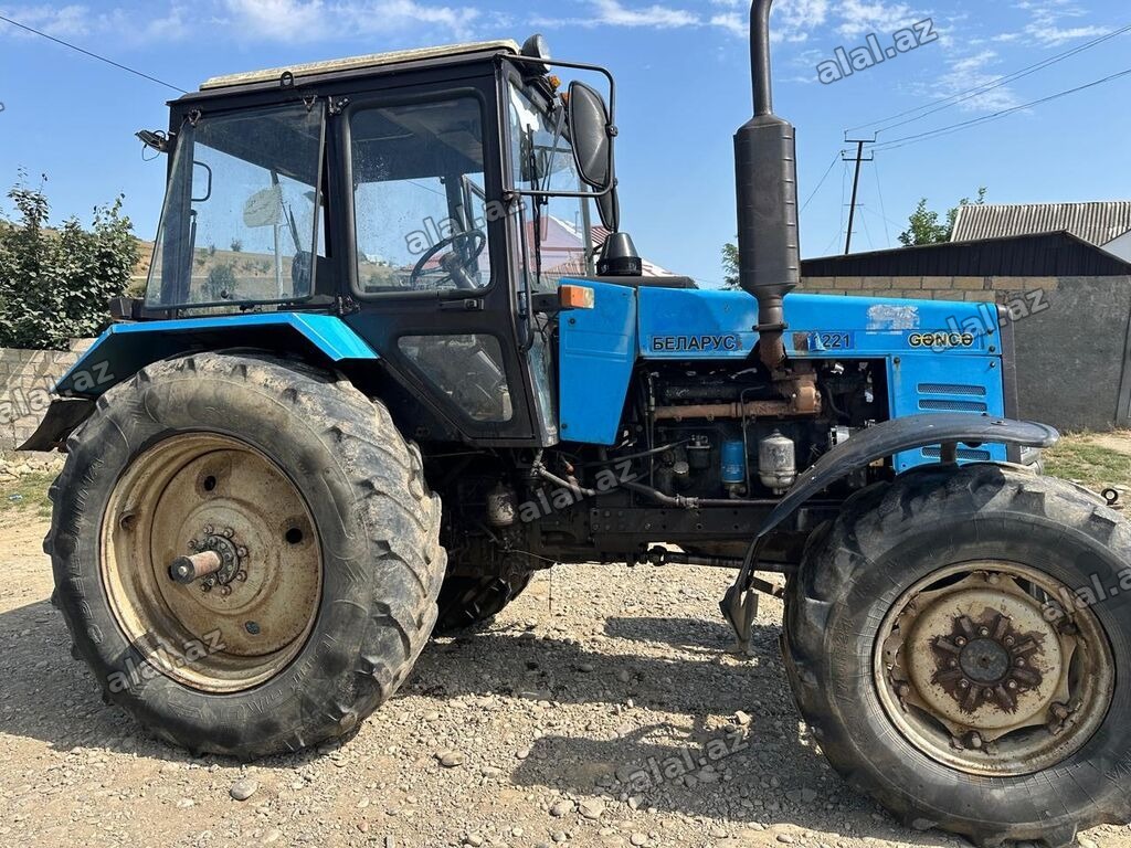 Belarus 1221 tərtibatlı təkərli traktor və qoşqu - Model: Belarus