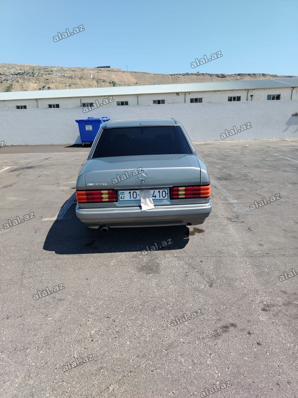 Mercedes-Benz sedan (W201 190 seriyası) Xüsusiyyətlər: - Kuzov: 4