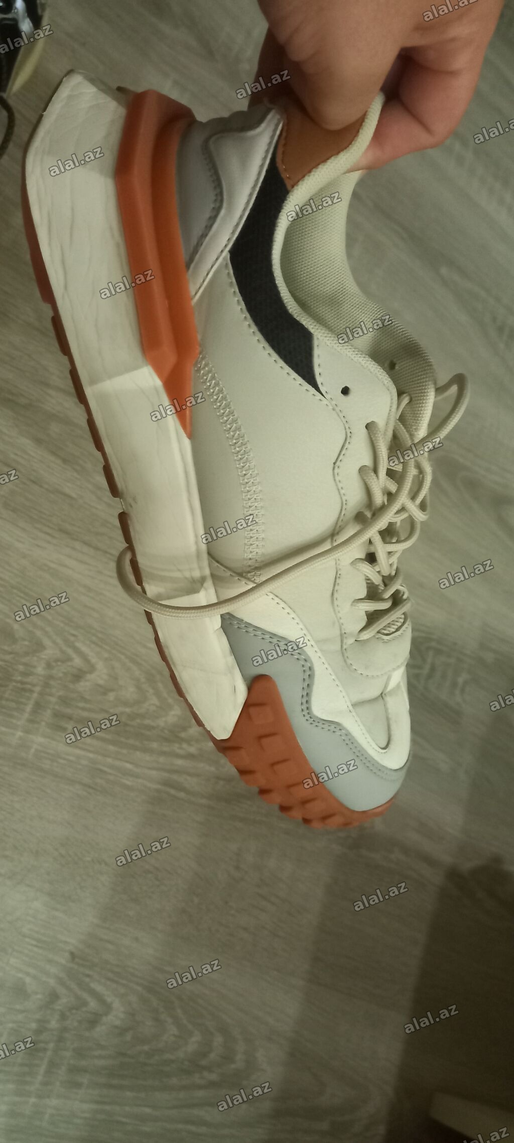 Kiwi krasovka qeynilib.razmer 41-42 qedir