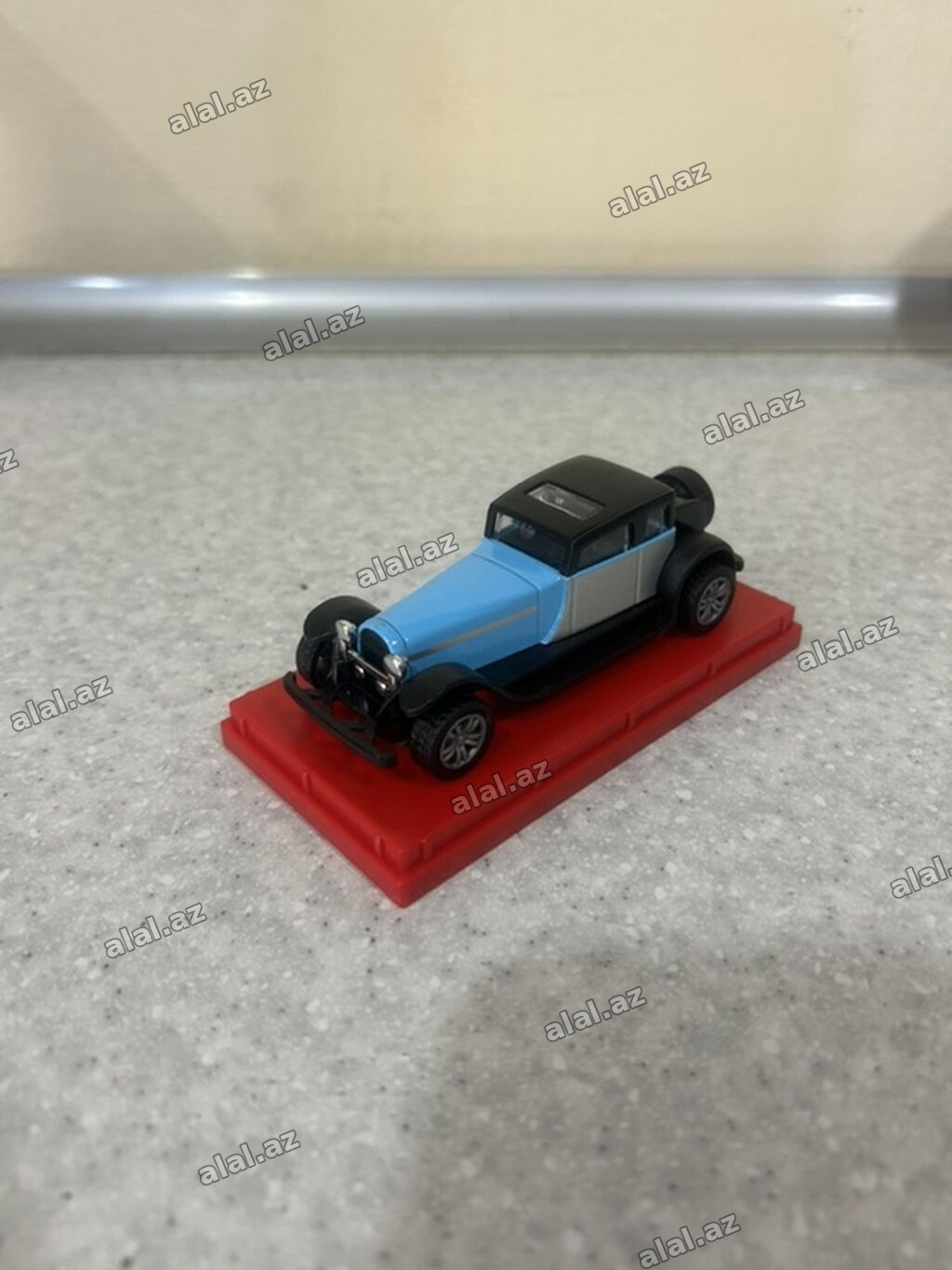 Kolleksiya üçün miniatür klassik avtomobil modeli - Tip: Retro